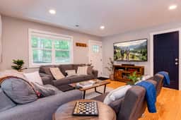 Hoopers Creek Cottage - Image 3