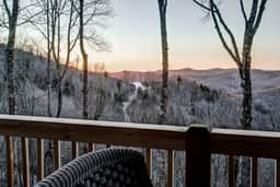 Bear and Bull Lodge - Image 4