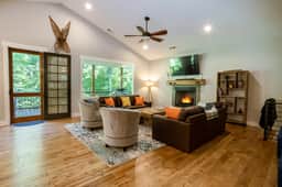 Crooked Maple Cottage - Image 3