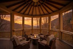 Whisper Mountain Lodge - Image 4