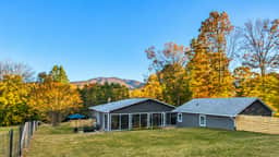 Grovemont Retro Retreat - Image 5