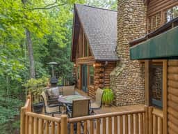 Kind Oak Lake House - Image 5
