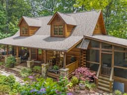 Kind Oak Lake House - Image 3