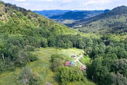 The Sugar Creek Chalet - Image 2