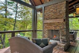 Red Bud Retreat - Image 4