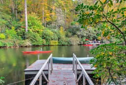 Red Bud Retreat - Image 2