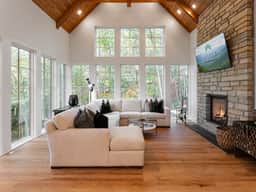 Balsam Mountain Tree House - Image 2