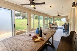 Grovemont Retro Retreat - Image 2