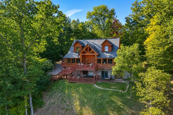Bearfeet Retreat - Image 1