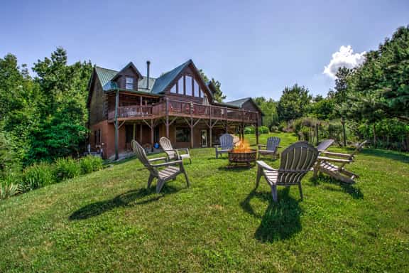 Black Mountain Hilltop Retreat - Image 1
