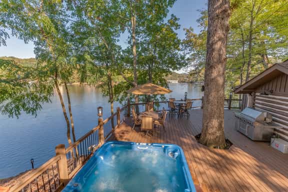 Cabin at White Oak Point - Image 1