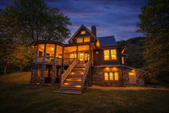 Whisper Mountain Lodge - Image 1