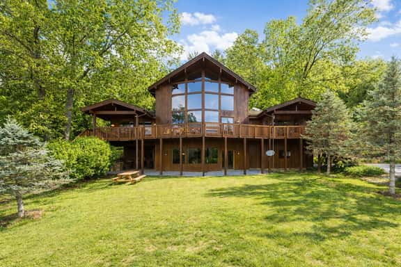 Misty Mountain Retreat - Image 1