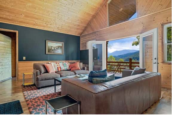 Cabin Royale - Image 1