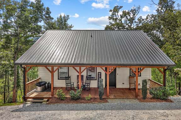 Graceland Mountain Cottage - Image 1