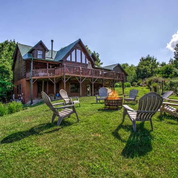 Black Mountain Hilltop Retreat - Image 1