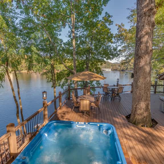 Cabin at White Oak Point - Image 1