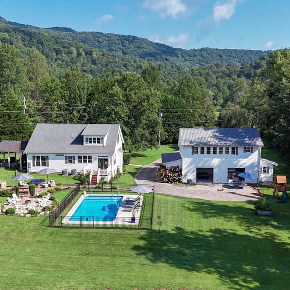 Pisgah Poolside Peaks Retreat - Image 1