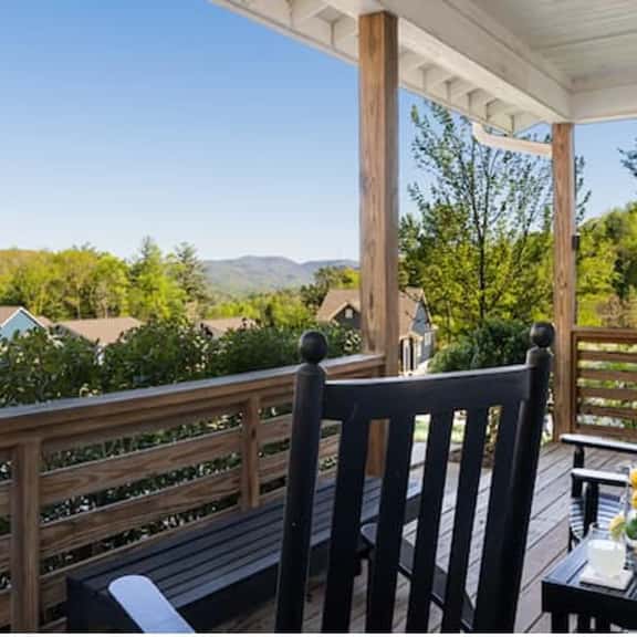 Modern Farmhouse - Image 1