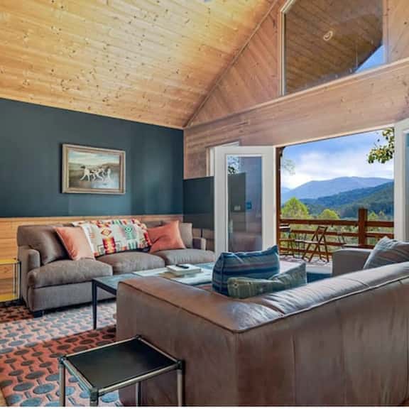 Cabin Royale - Image 1
