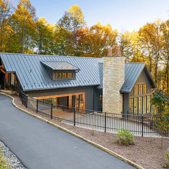 Balsam Mountain Tree House - Image 1