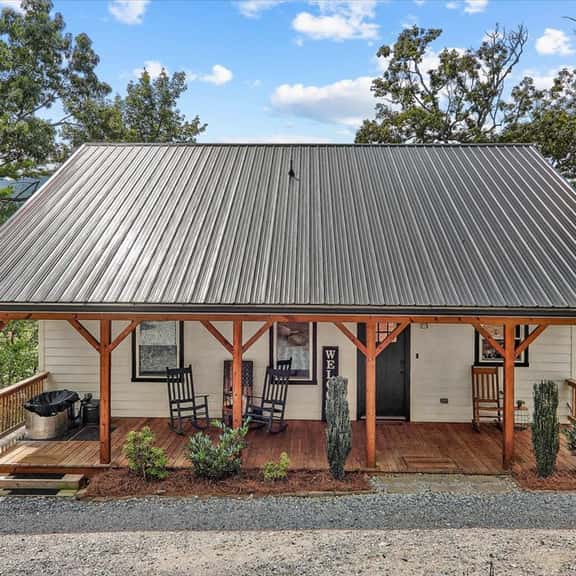Graceland Mountain Cottage - Image 1