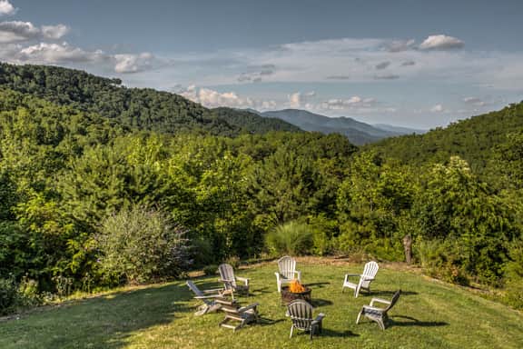 Black Mountain Hilltop Retreat - Image 3