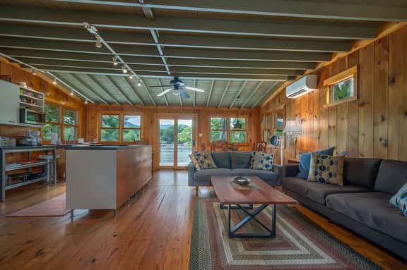 Max's Blue Lakeside Cottage - Image 3