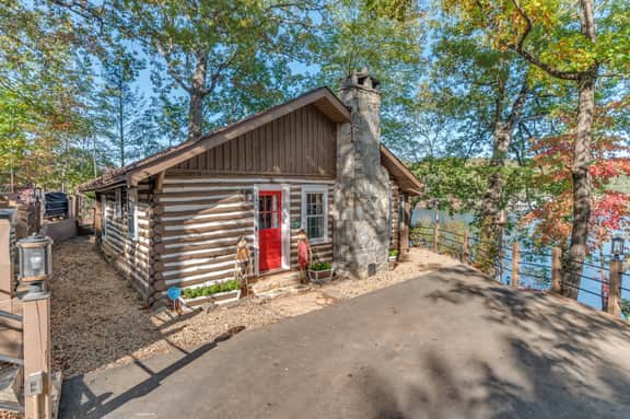 Cabin at White Oak Point - Image 2