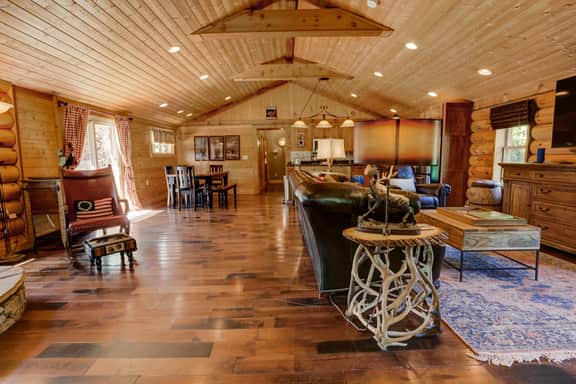 Mountain Laurel Oasis - Image 2