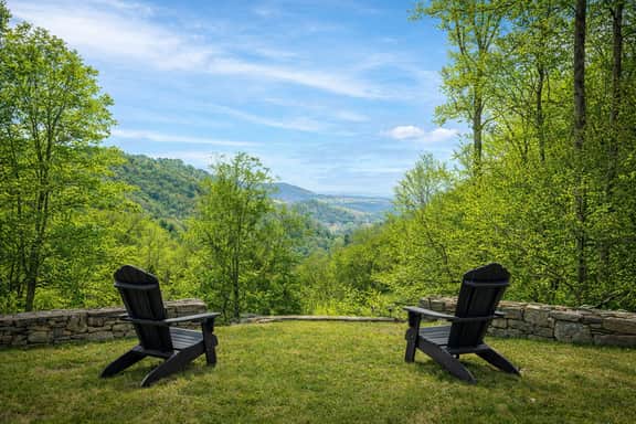 Whisper Mountain Lodge - Image 2