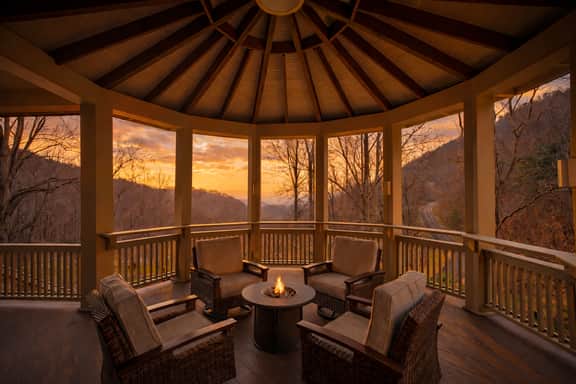 Whisper Mountain Lodge - Image 4