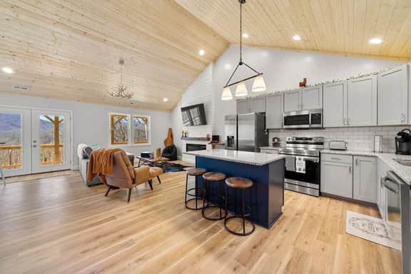 Graceland Mountain Cottage - Image 3