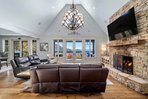 Majestic Mountain Manor - Image 4