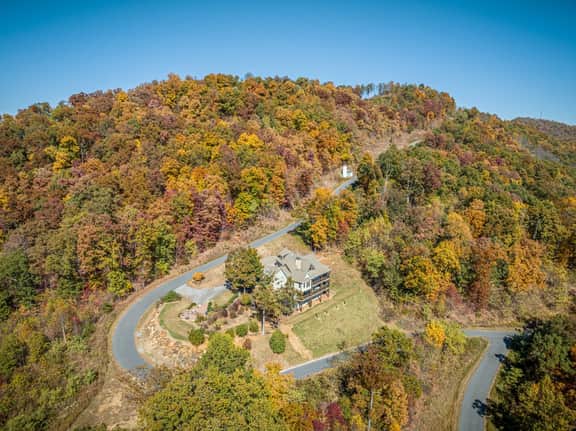 Majestic Mountain Manor - Image 3