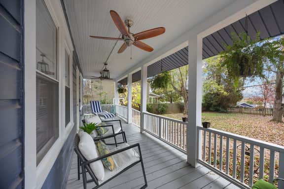 Deja Blue Bungalow - Image 2
