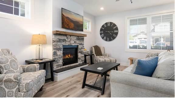 Modern Farmhouse - Image 5