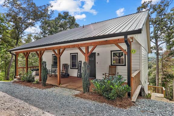 Graceland Mountain Retreat - Image 2