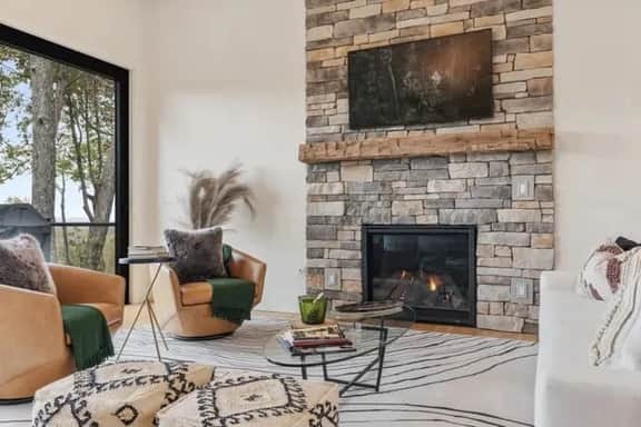 Brevard's Cedar Mountain Retreat - Image 5